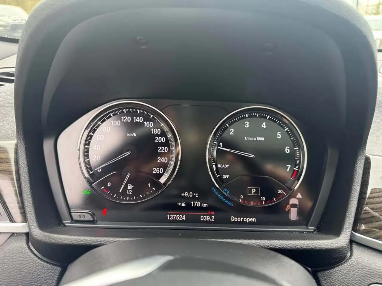 BMW X1 снимка BMW X1