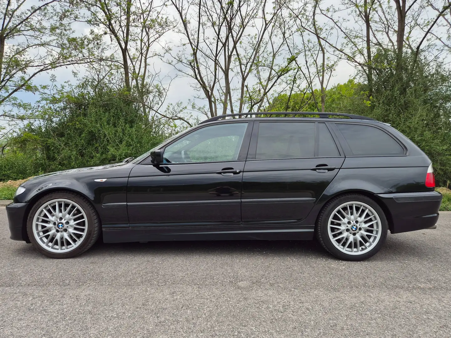 BMW 330 330d touring Österreich-Paket Österreich-Paket Schwarz - 2