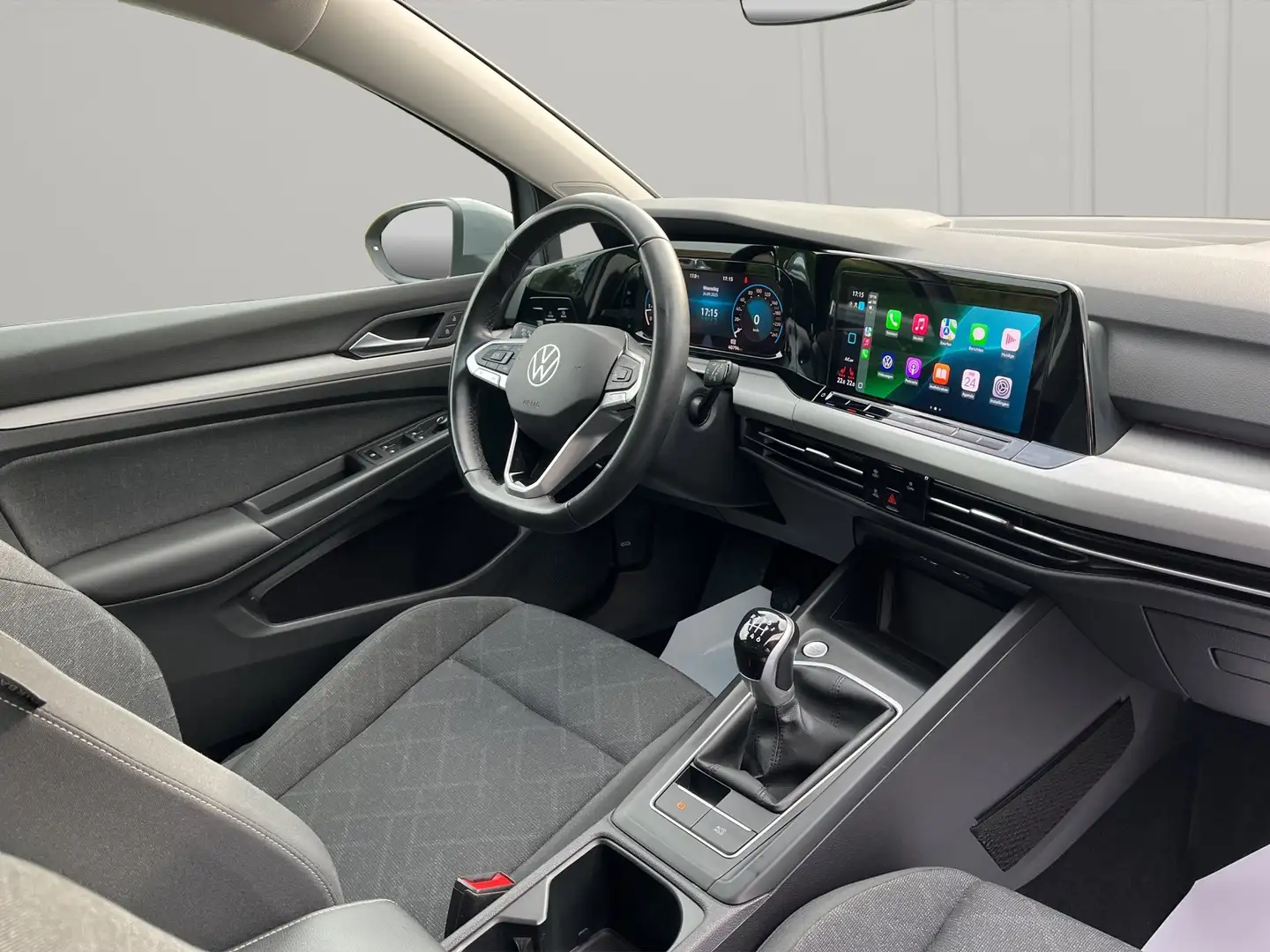 Volkswagen Golf 1.5TSI 130pk Life | Carplay | Navi | Privacyglas Gris - 2