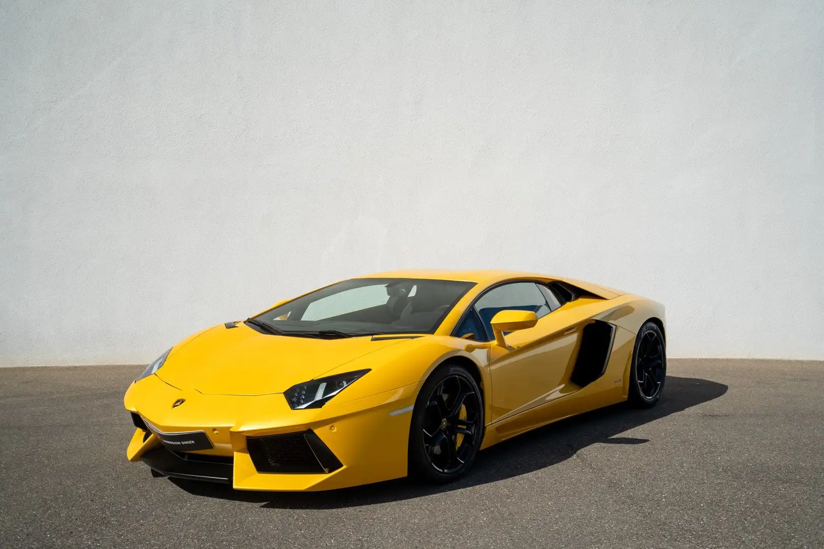 Lamborghini Aventador LP700-4 V12 COUPE FULL SERVICE HISTORY Gelb - 1
