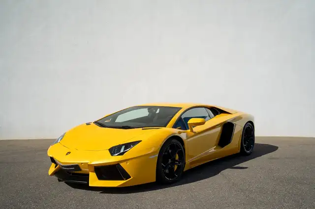 Lamborghini Aventador LP700-4 V12 COUPE FULL SERVICE HISTORY