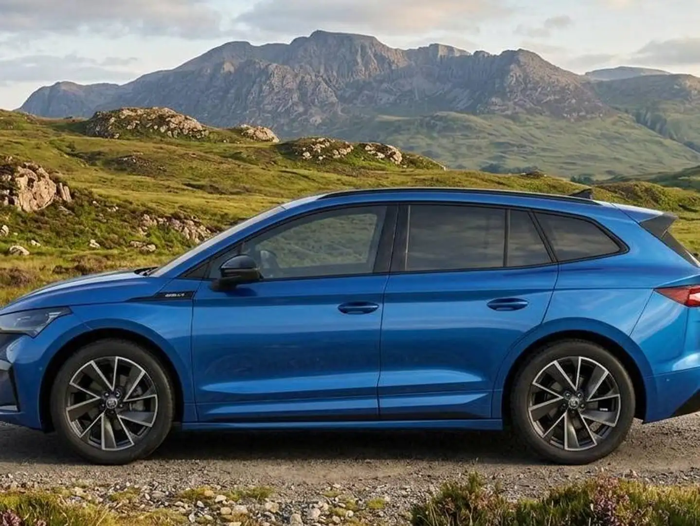 Skoda Enyaq IV 80 Sportline in absoluter Topausstattung Blau - 2