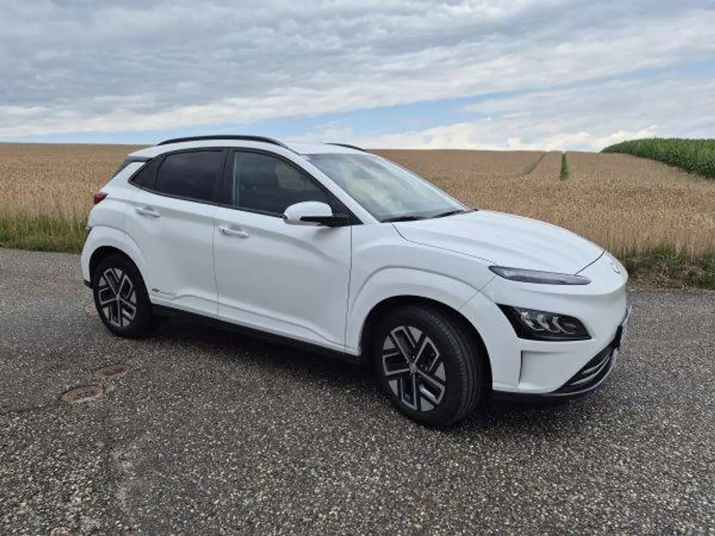 Hyundai KONA Kona Elektro 39kWh Edition 30 Plus Edition 30 Plus Weiß - 1