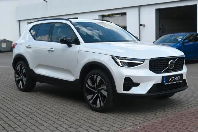 Volvo XC40 view 7