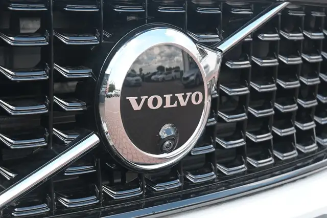 Volvo XC40 view 9