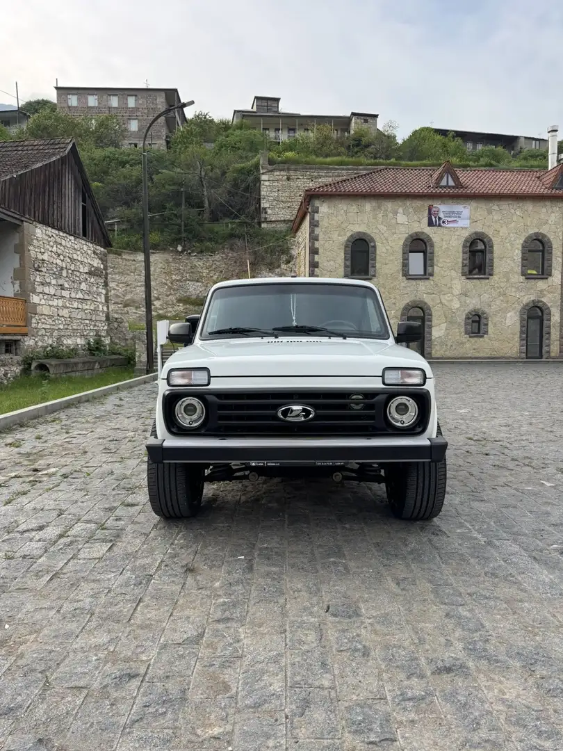 Lada Niva - 1
