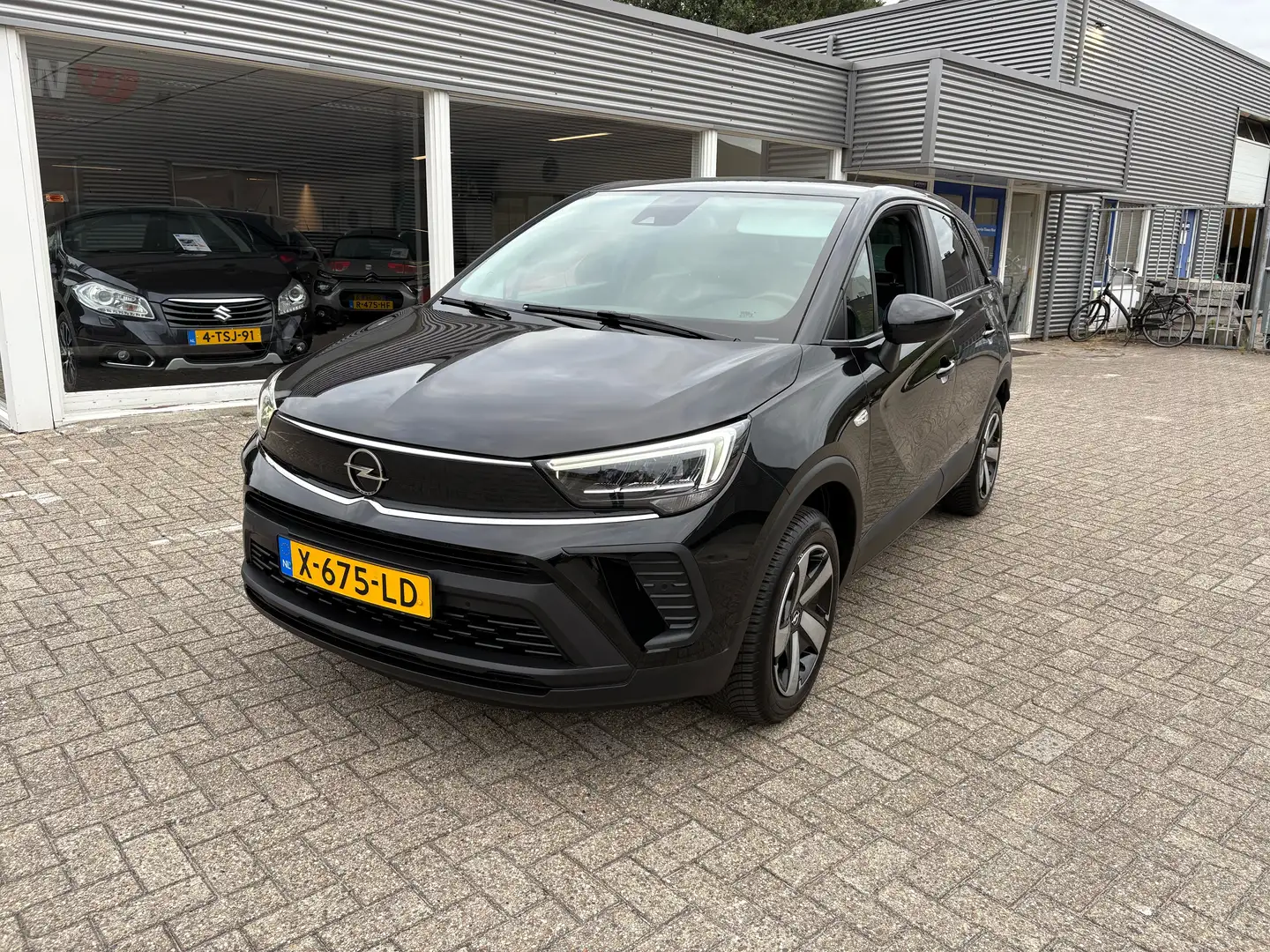 Opel Crossland 1.2 Turbo Elegance Zwart - 1