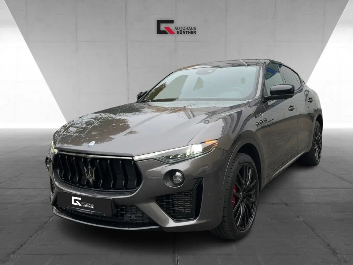Maserati Levante Modena S AWD 430PS PANO-CARBON-360Grad Grau - 1