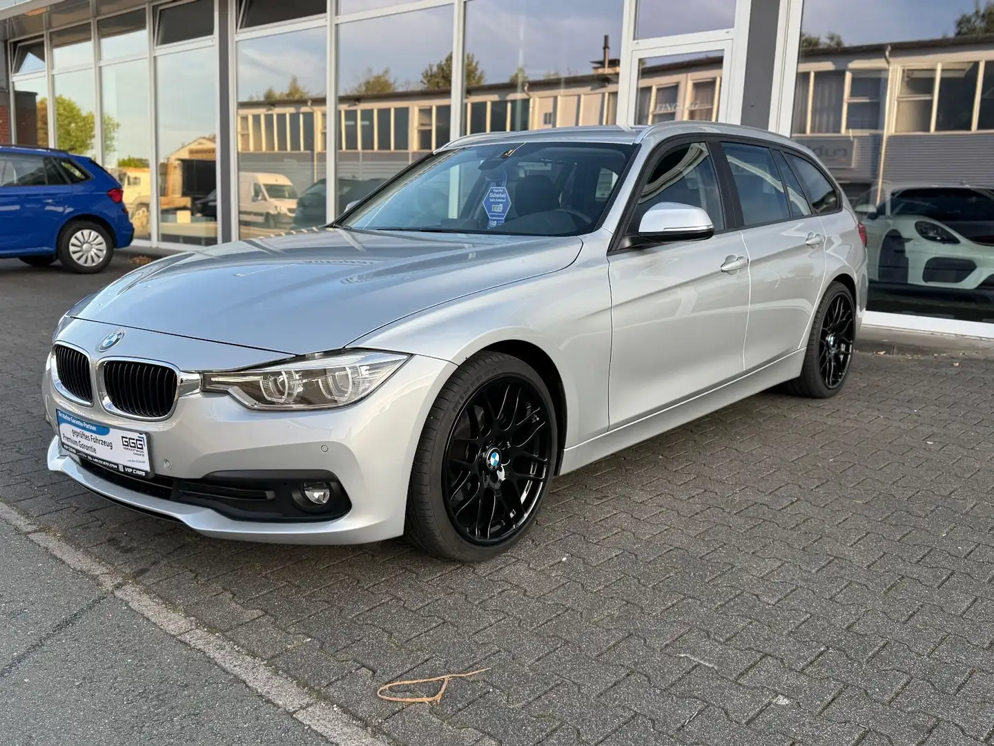 BMW 320 Baureihe 3 Touring 320 d Efficient Dynamics Silber - 1