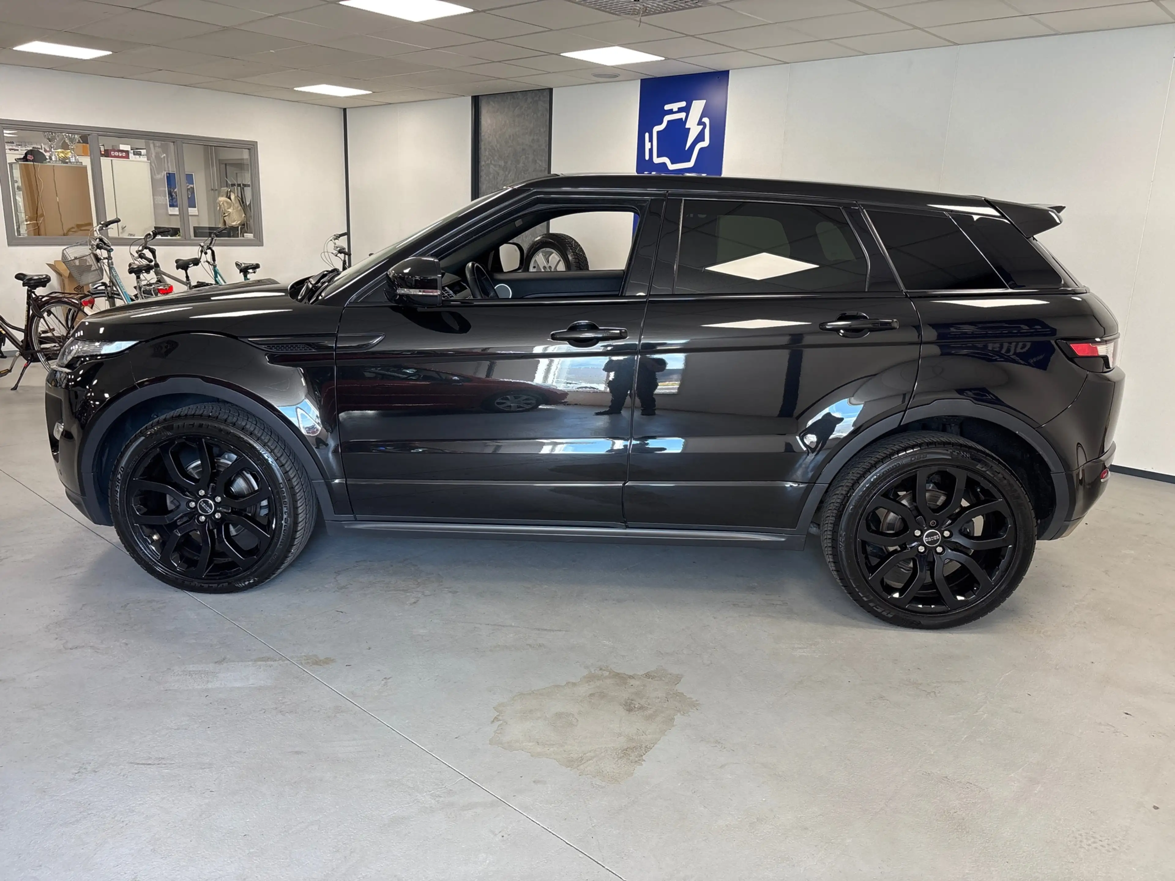 Land Rover Range Rover Evoque 2.0 Si 4WD Prestige — photo 4