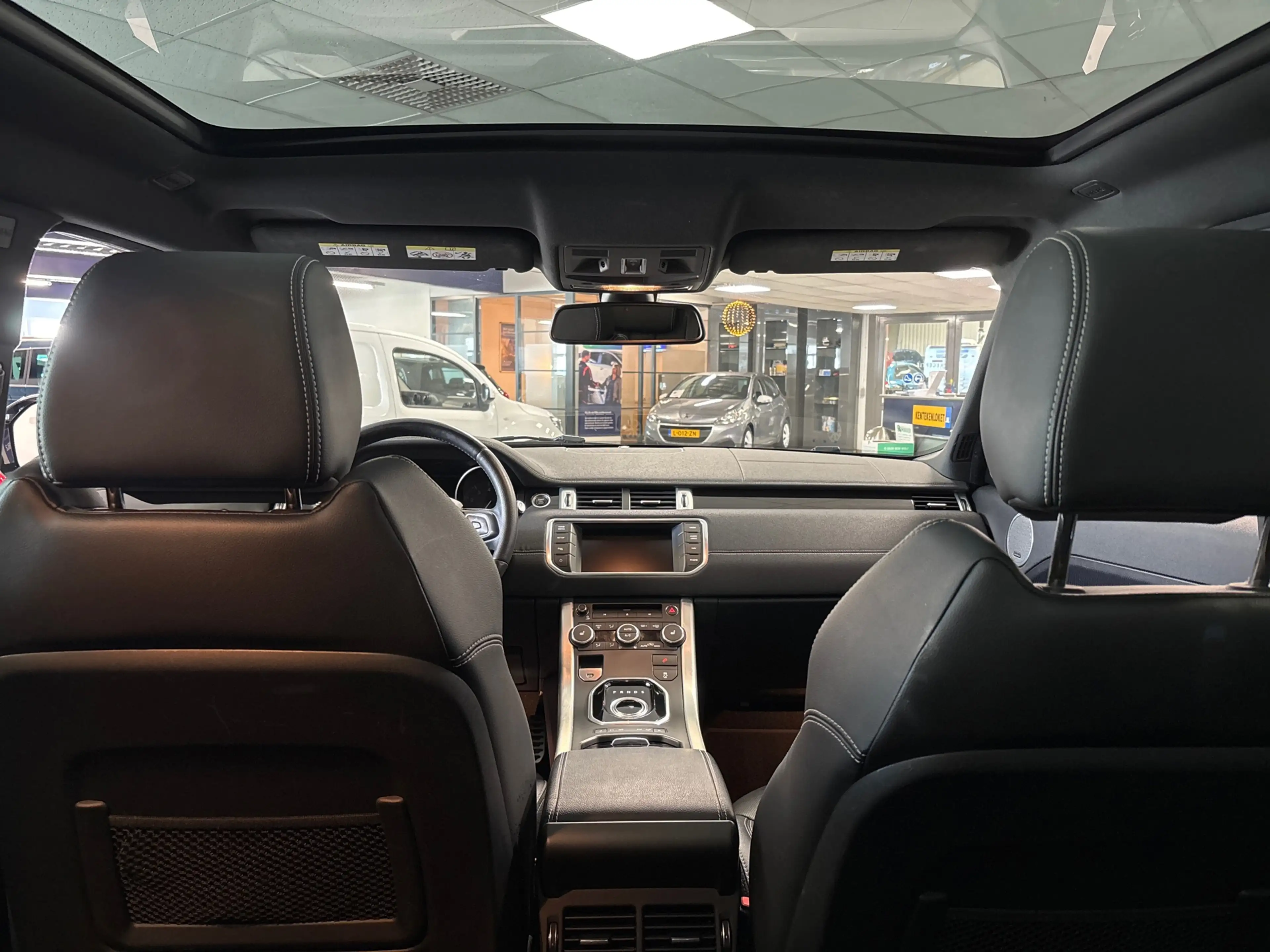 Land Rover Range Rover Evoque 2.0 Si 4WD Prestige — photo 8