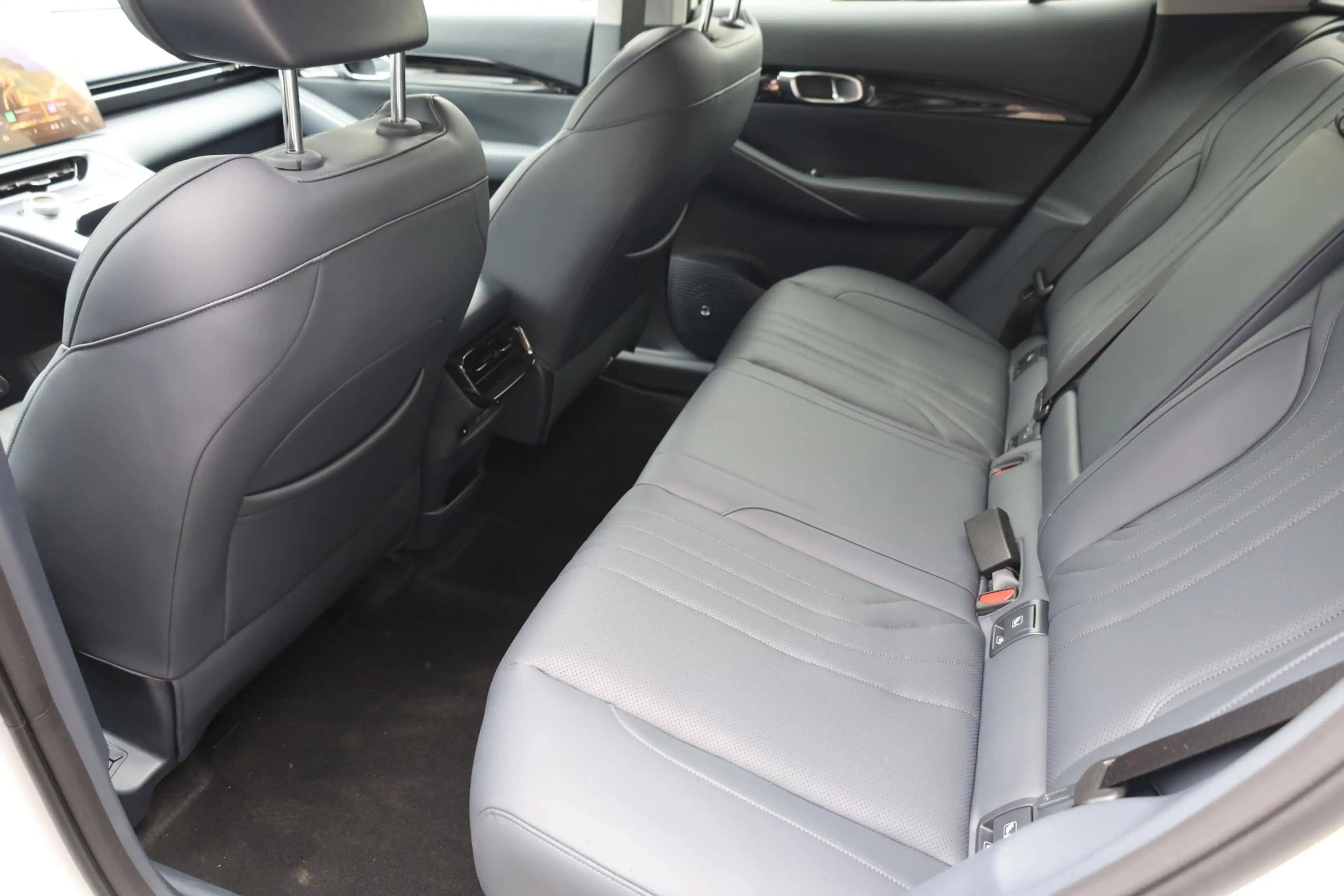 Geely E5 Max+ 68 kWh ZWART-LEDER! 475KM-RIJBEREIK PANO MASS — photo 7