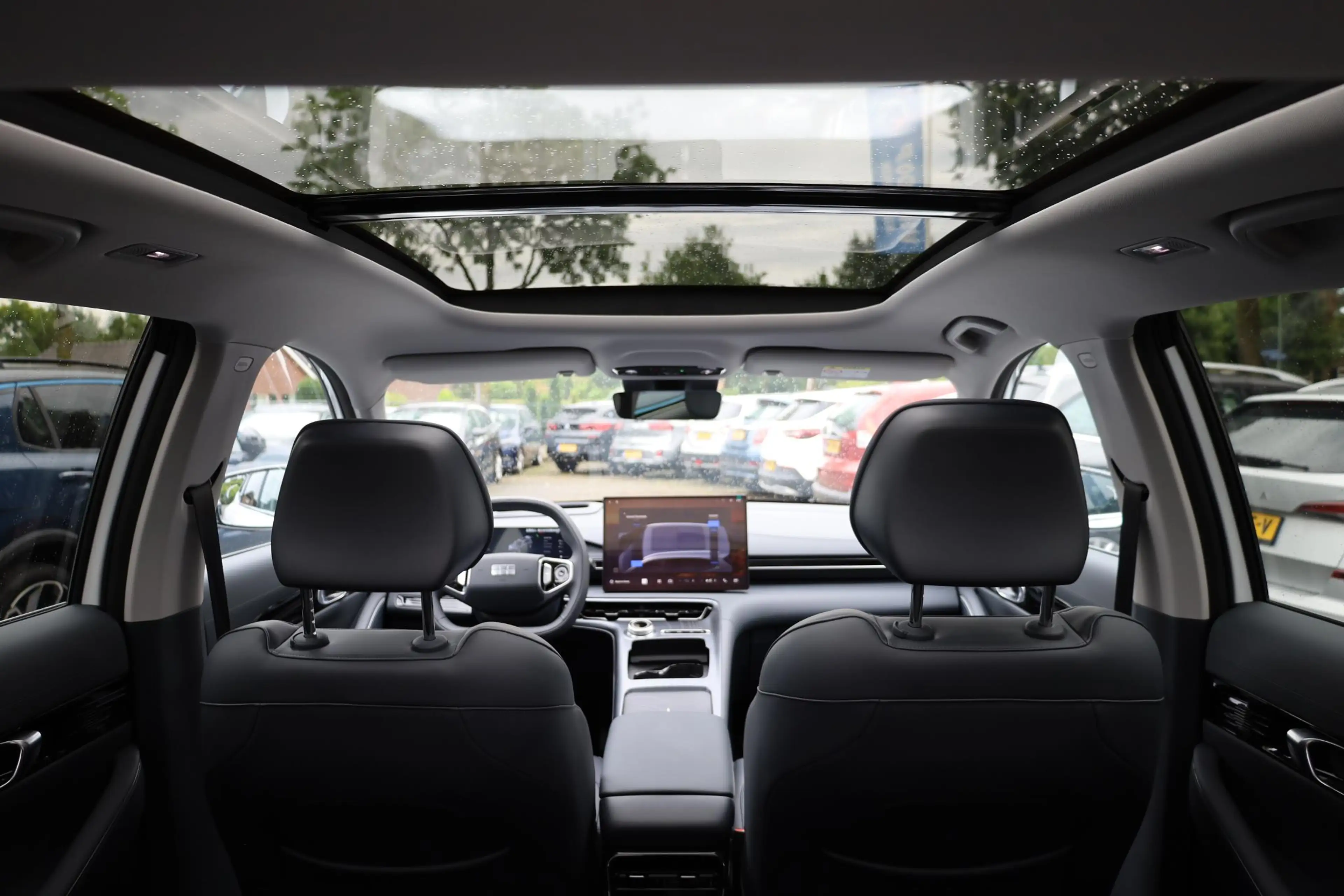Geely E5 Max+ 68 kWh ZWART-LEDER! 475KM-RIJBEREIK PANO MASS — photo 9
