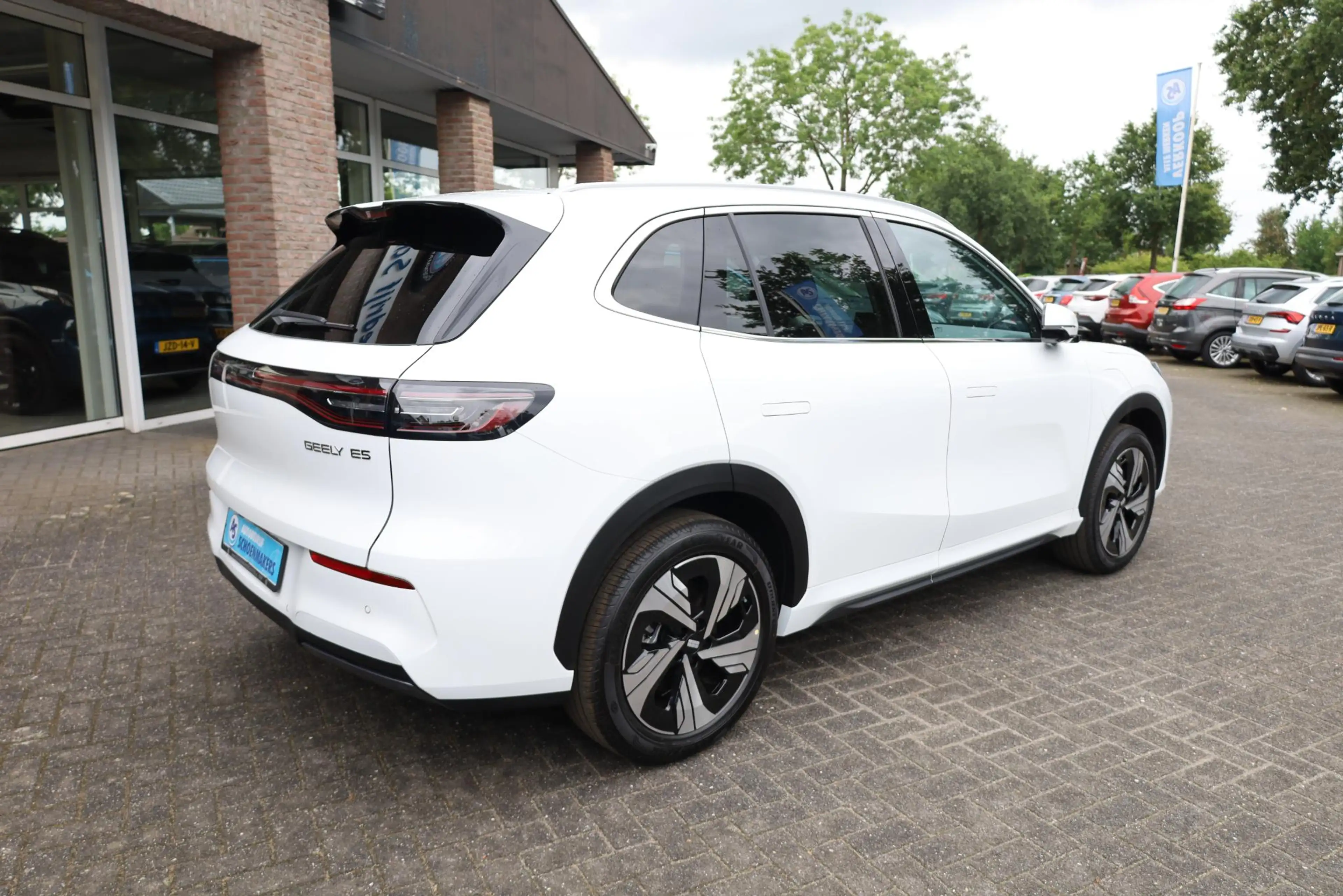 Geely E5 Max+ 68 kWh ZWART-LEDER! 475KM-RIJBEREIK PANO MASS — photo 3