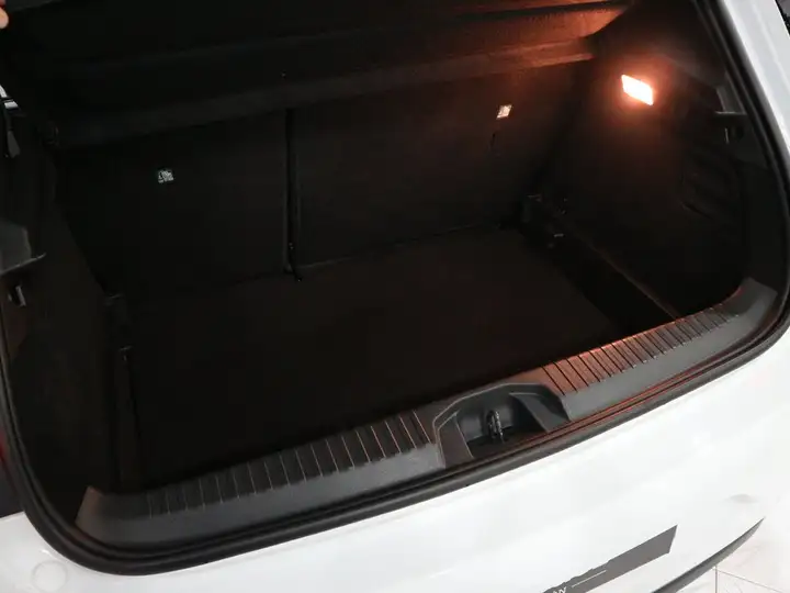 Renault Clio 2023, foto 18