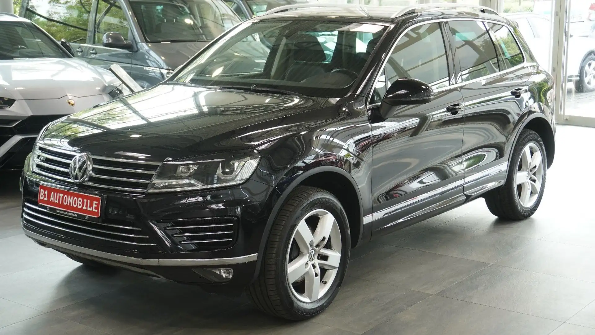 Volkswagen Touareg V6 TDI R-LINE 4M*AHK*KAM*STHZ* Noir - 1