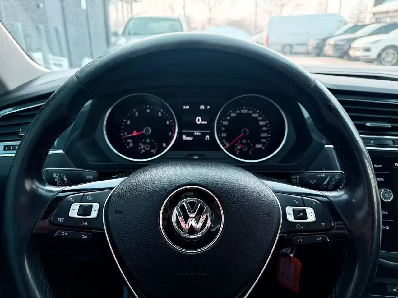 Volkswagen Tiguan снимка Volkswagen Tiguan