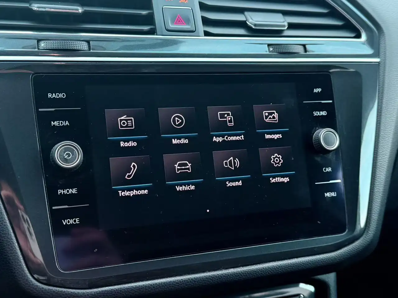 Volkswagen Tiguan снимка Volkswagen Tiguan