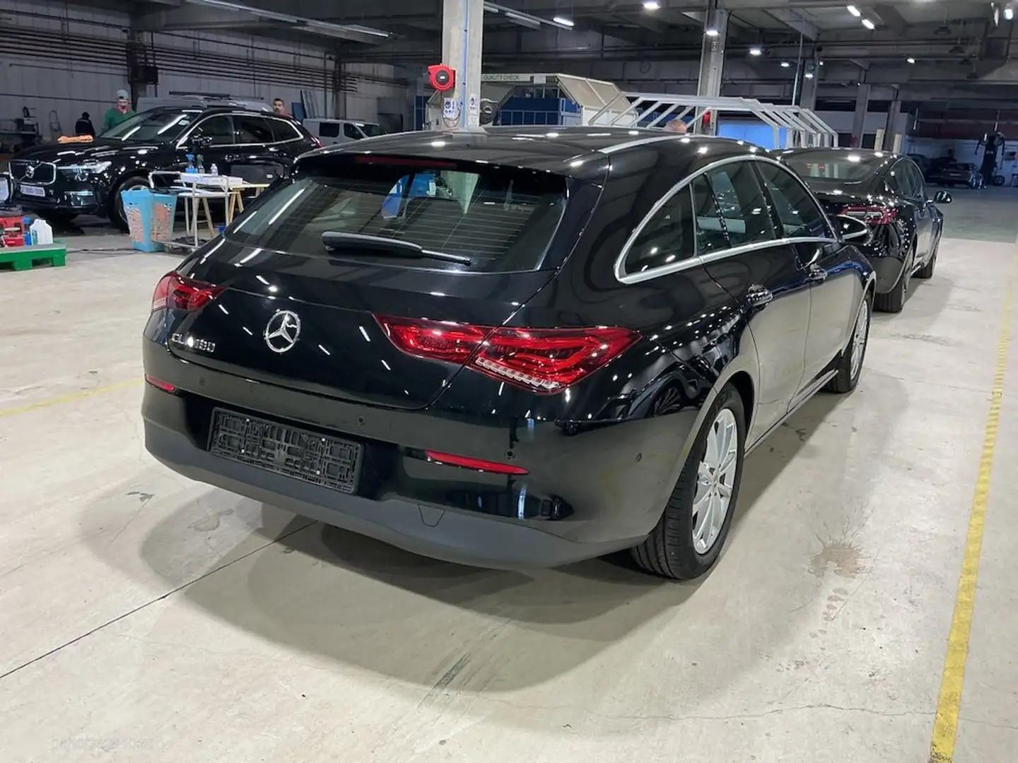 Mercedes-Benz CLA 180 Shooting Brake - 2