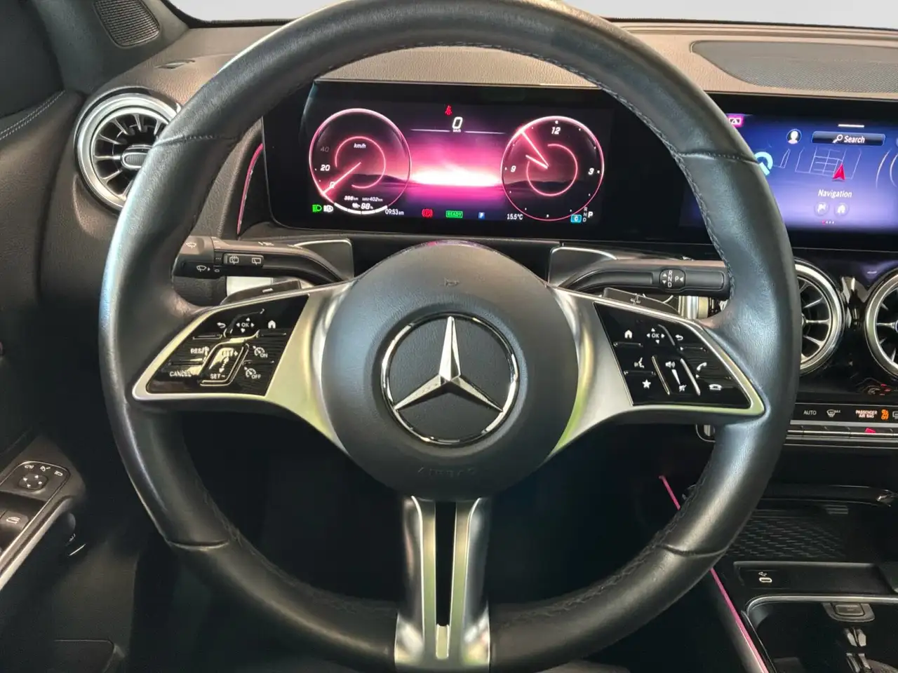 Mercedes-Benz EQB снимка Mercedes-Benz EQB