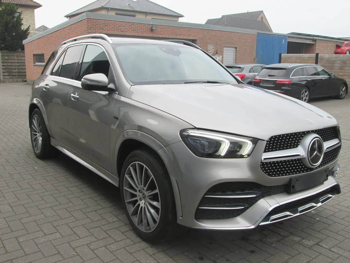 Mercedes-Benz GLE 350 DE HYBRIDE AMG PANO TREKHAAK 3.5 TON Or - 2