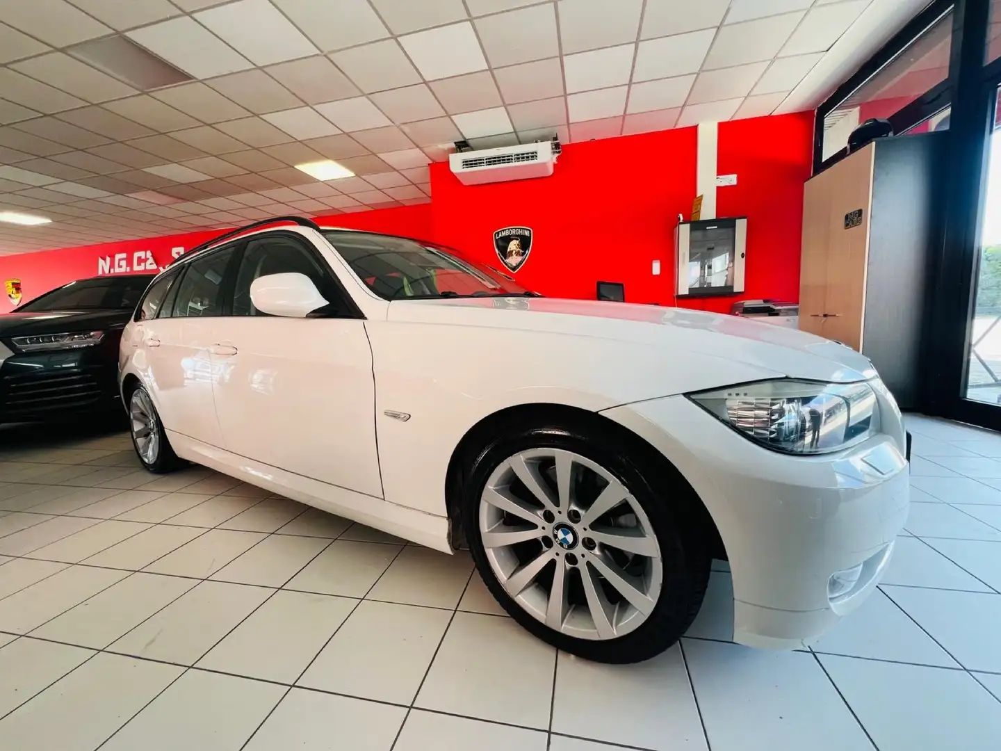 BMW 320 *ATTIVA*BOOK SERVICE BMW*ESEGUITA DISTRIBUZIONE* Blanc - 1