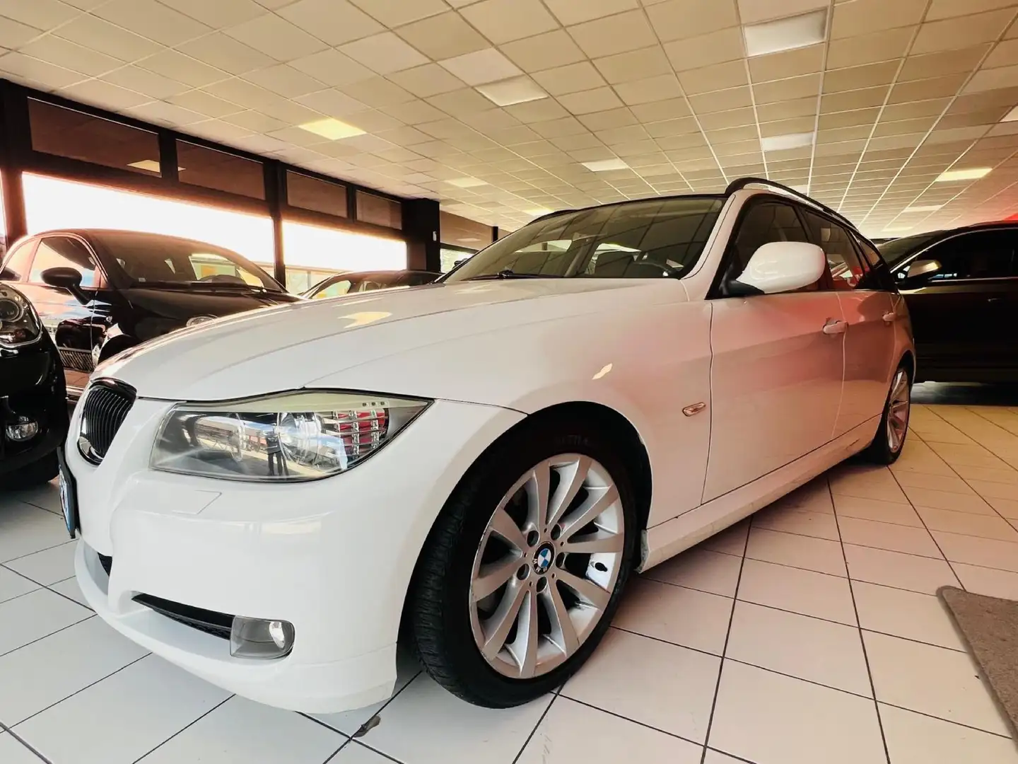 BMW 320 *ATTIVA*BOOK SERVICE BMW*ESEGUITA DISTRIBUZIONE* Blanc - 2