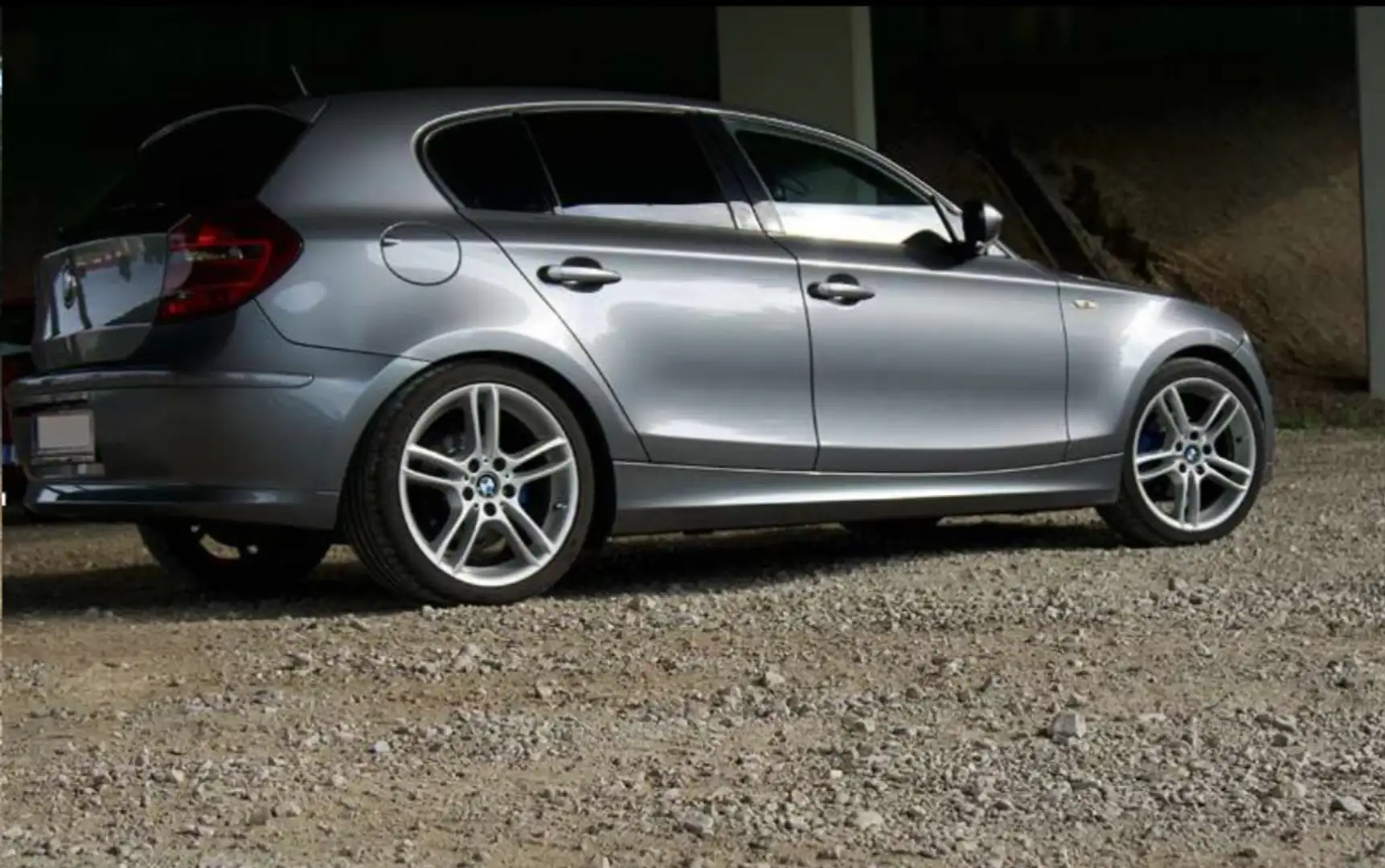 BMW 116 116d Grau - 2
