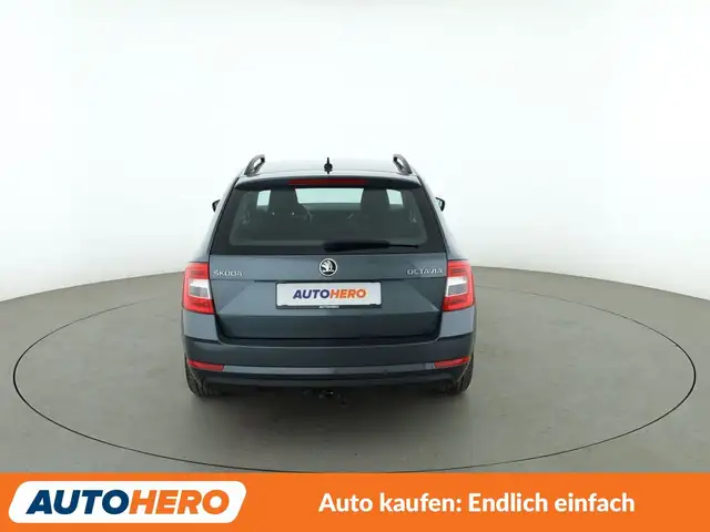 Skoda Octavia view 5