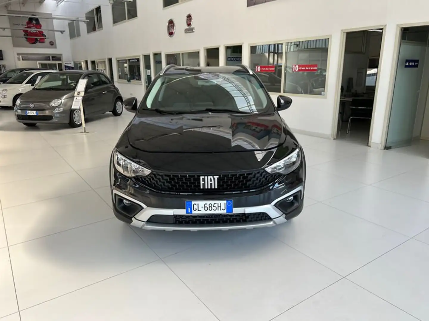 Fiat Tipo Hatchback My22 1.6 130cvDs Hb Cross crna - 1
