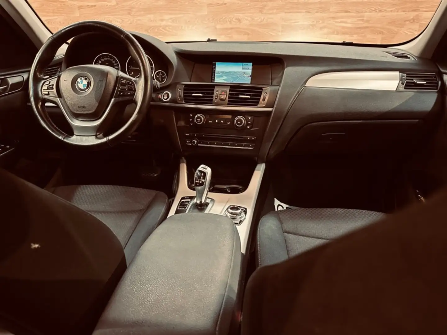BMW X3 sDrive 18dA Weiß - 2