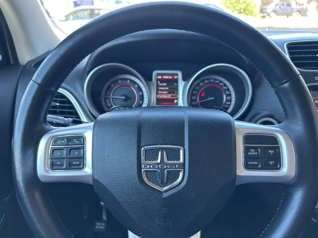 Dodge Journey снимка Dodge Journey