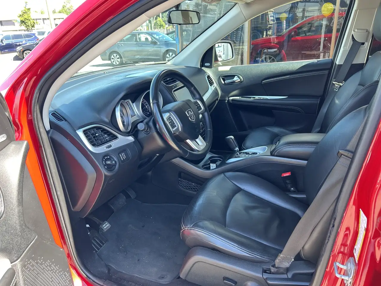 Dodge Journey снимка Dodge Journey