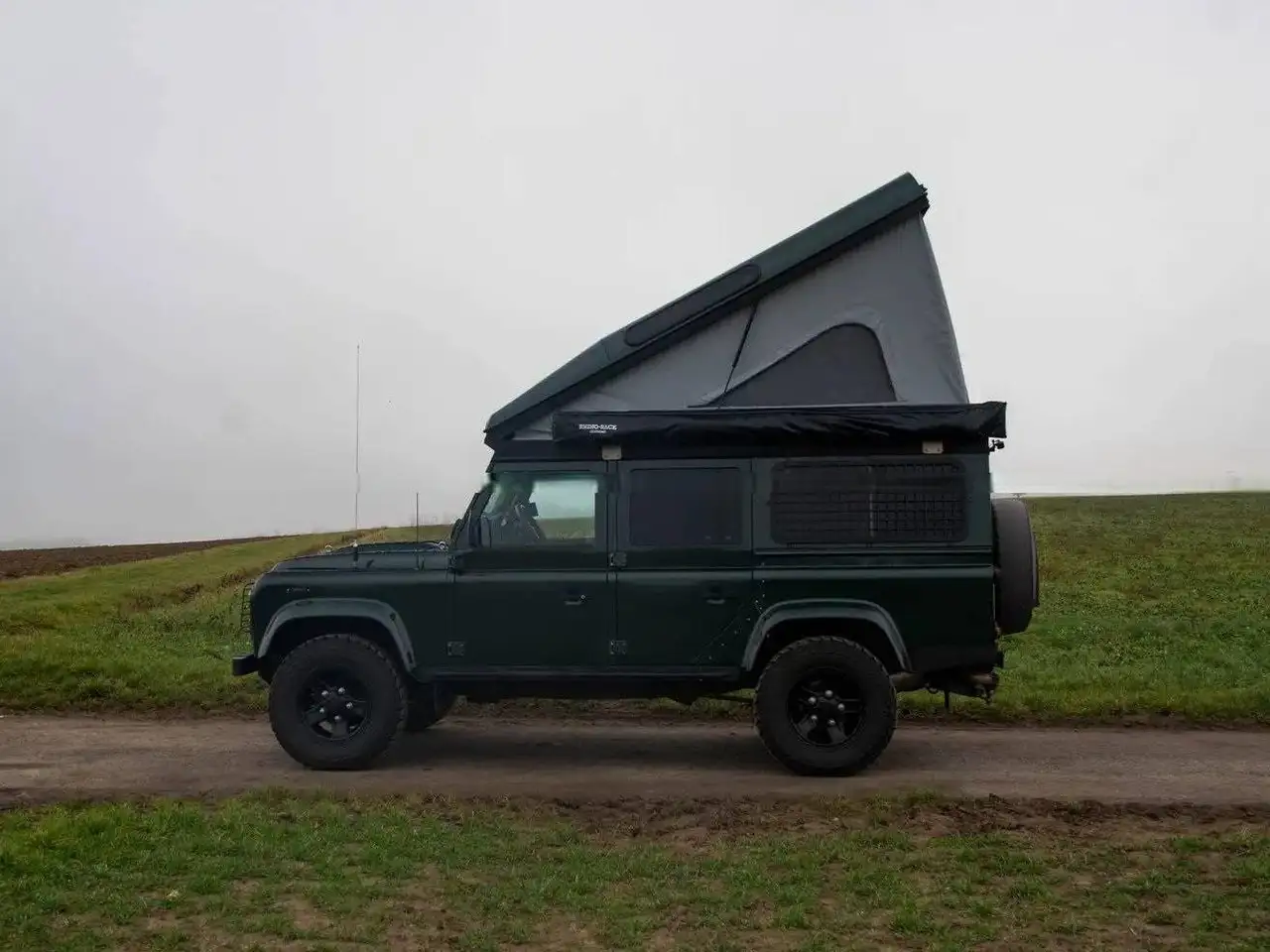 Land Rover Defender Defender 110 Station Wagon SVX — photo 1 of 10