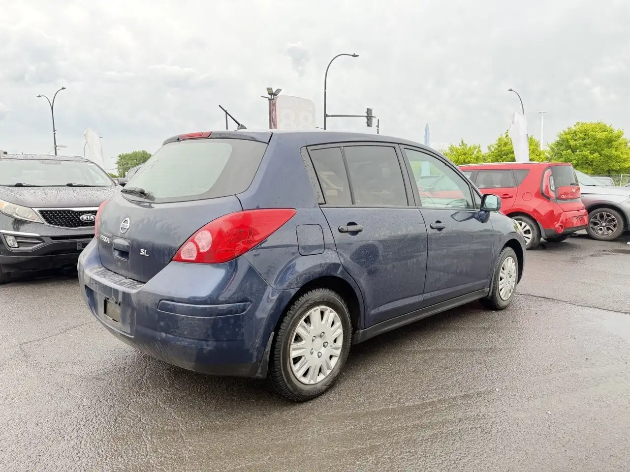 Nissan Versa снимка Nissan Versa