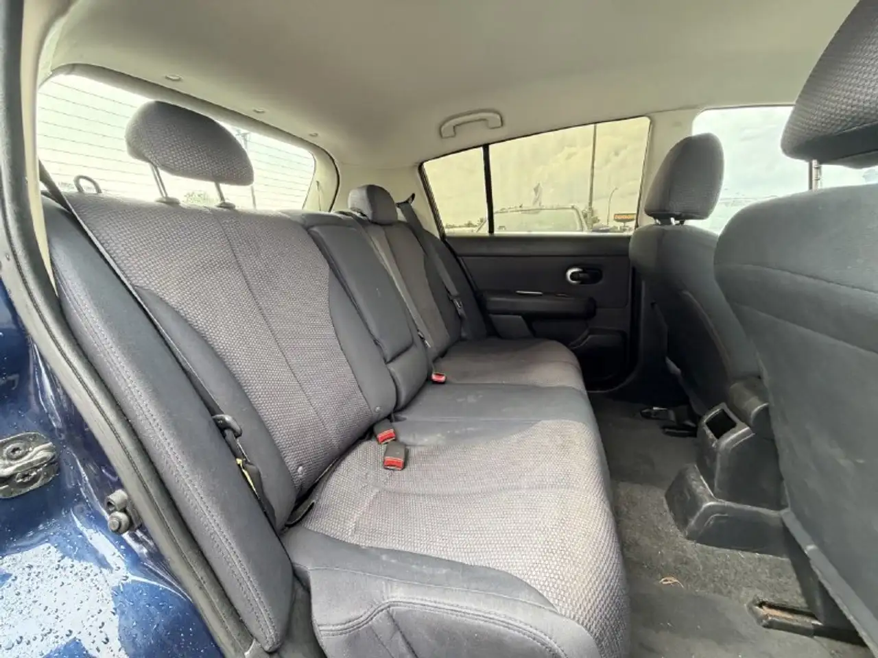 Nissan Versa снимка Nissan Versa