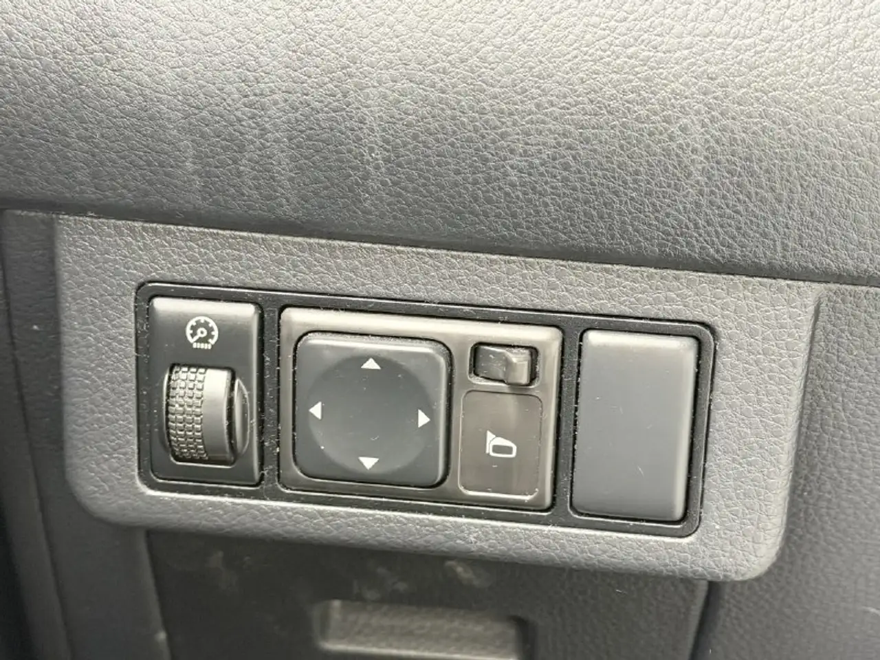 Nissan Versa снимка Nissan Versa