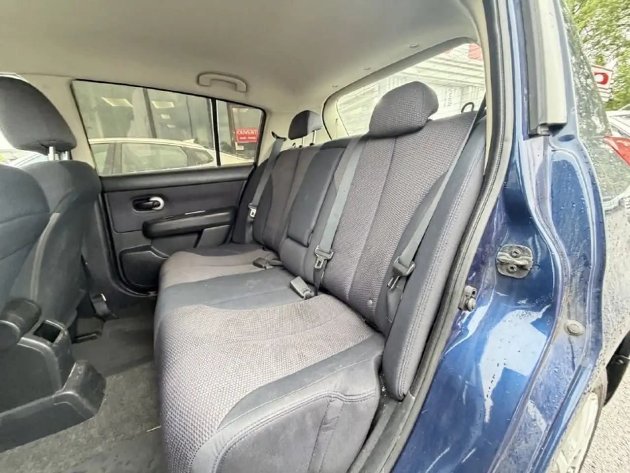 Nissan Versa снимка Nissan Versa