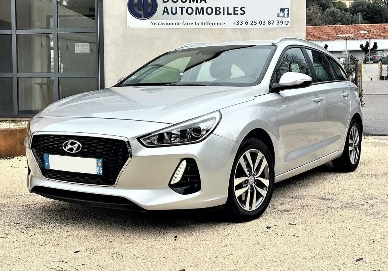 Hyundai i30 1.4 100CH BLUE DRIVE INITIA 5P Gris - 1