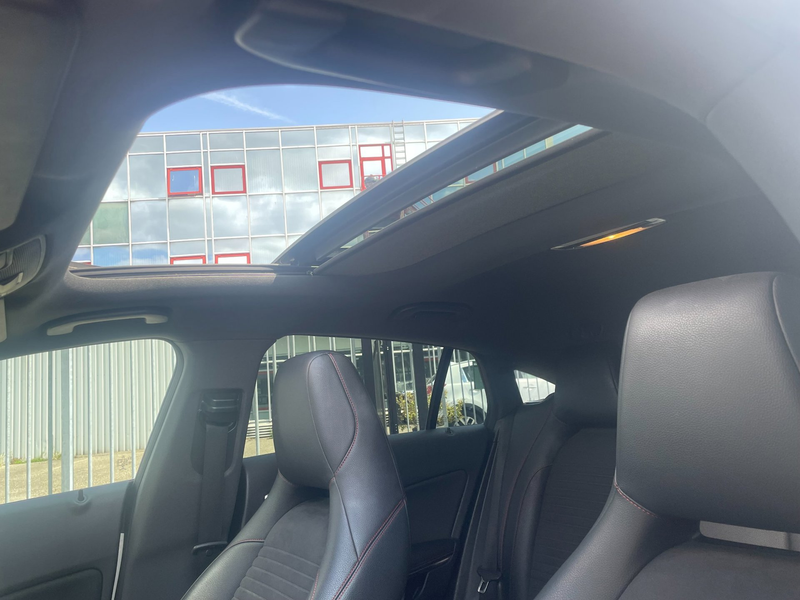 Mercedes-Benz CLA 180 Shooting Brake Prestige AMG | Navigatie-Panorama d — photo 11