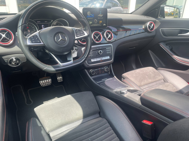 Mercedes-Benz CLA 180 Shooting Brake Prestige AMG | Navigatie-Panorama d — photo 9
