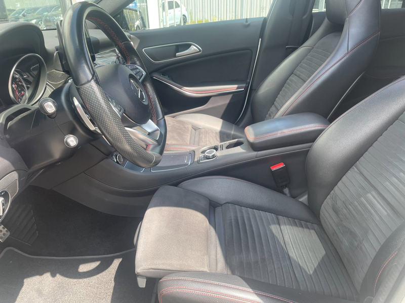 Mercedes-Benz CLA 180 Shooting Brake Prestige AMG | Navigatie-Panorama d — photo 10