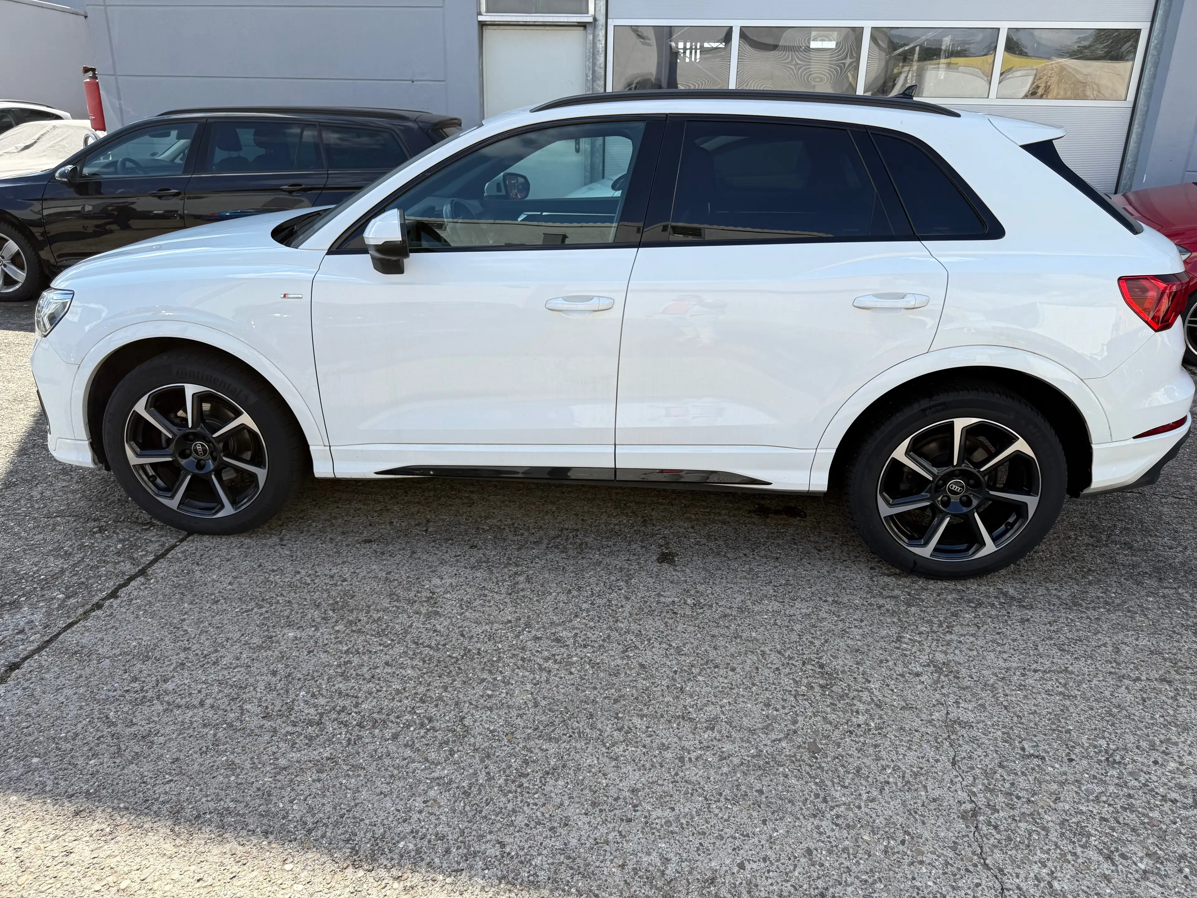 Audi Q3 35 TDI S line — photo 7