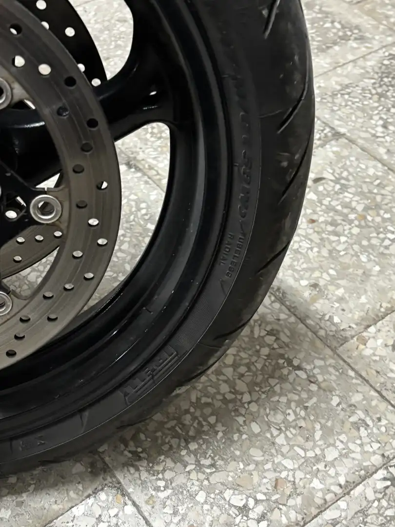 Suzuki GSR 600 Noir - 2