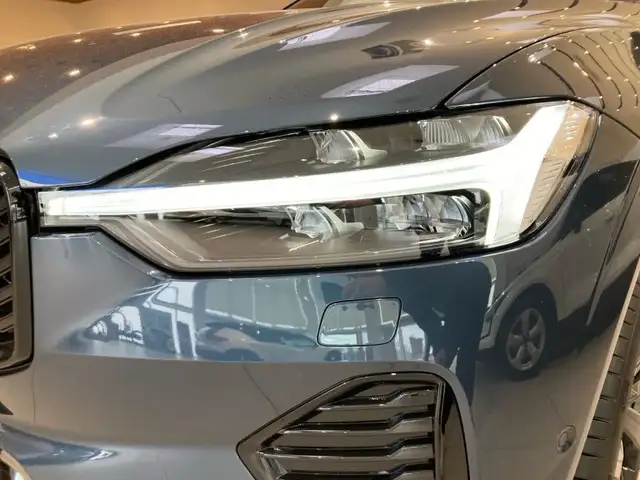 Volvo XC60 Black Edition Plus, T6 AWD Plug-in Hybrid, Elektrisch/Benzin Ansicht 12