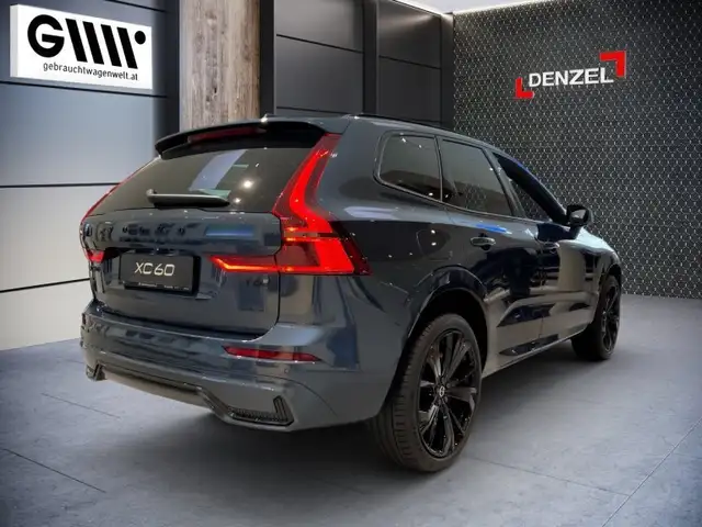 Volvo XC60 Black Edition Plus, T6 AWD Plug-in Hybrid, Elektrisch/Benzin Ansicht 4