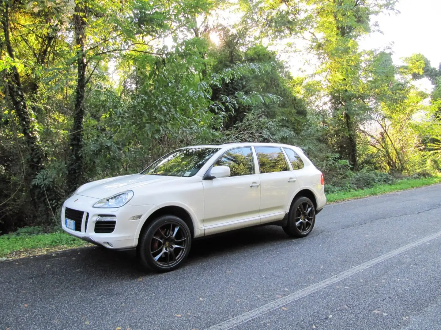 Porsche Cayenne 4.8 Turbo Bianco - 2