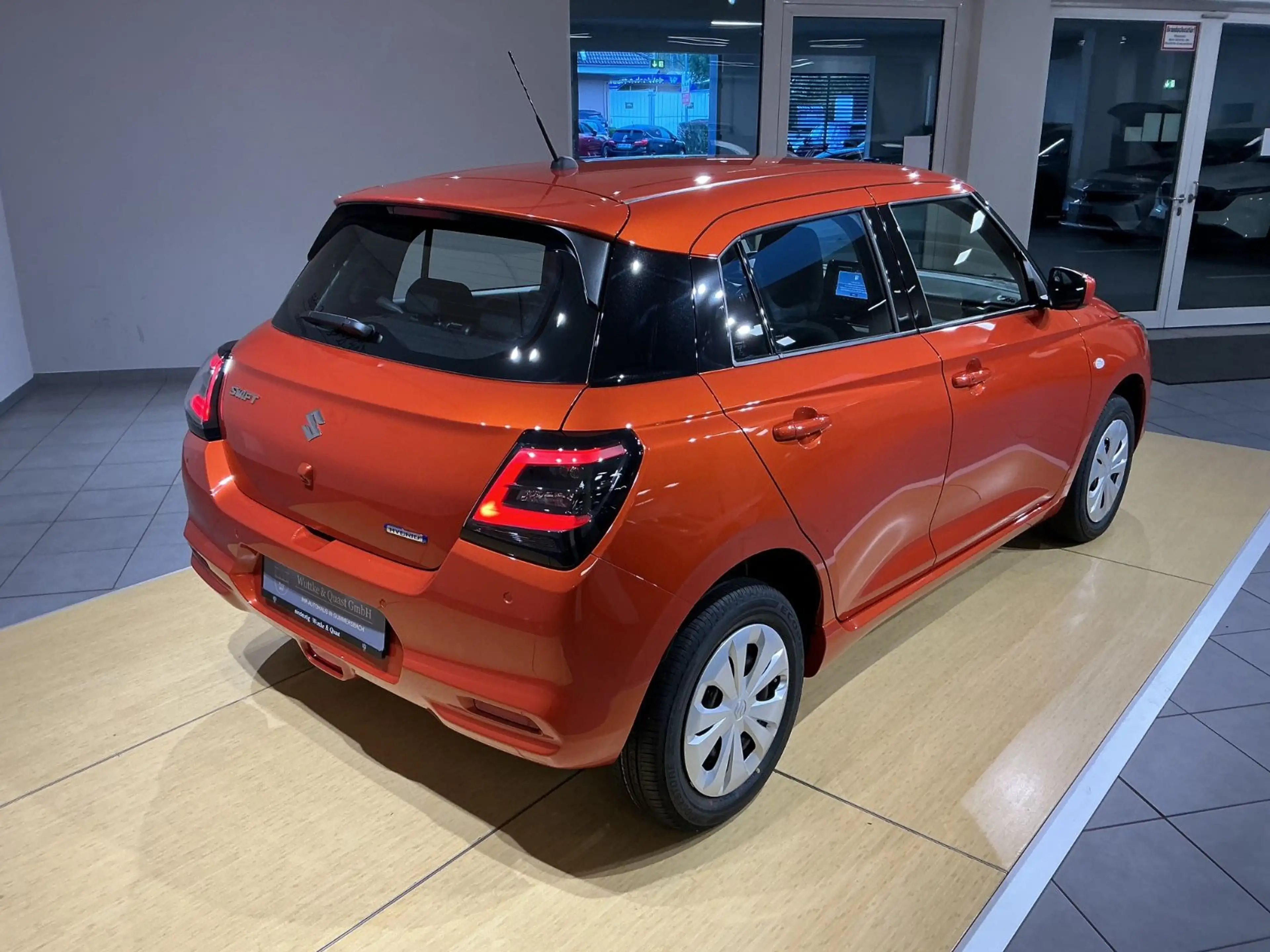 Suzuki Swift 1.2 Club Allrad 60 kW*ACC*CarPlay* — photo 4