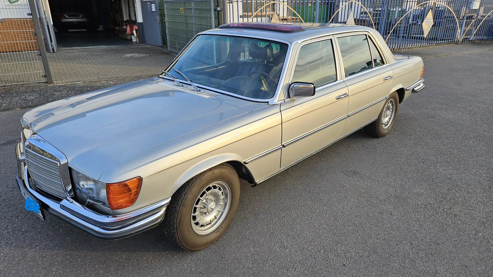 Mercedes-Benz 450 SEL 6.9 Zilver - 1