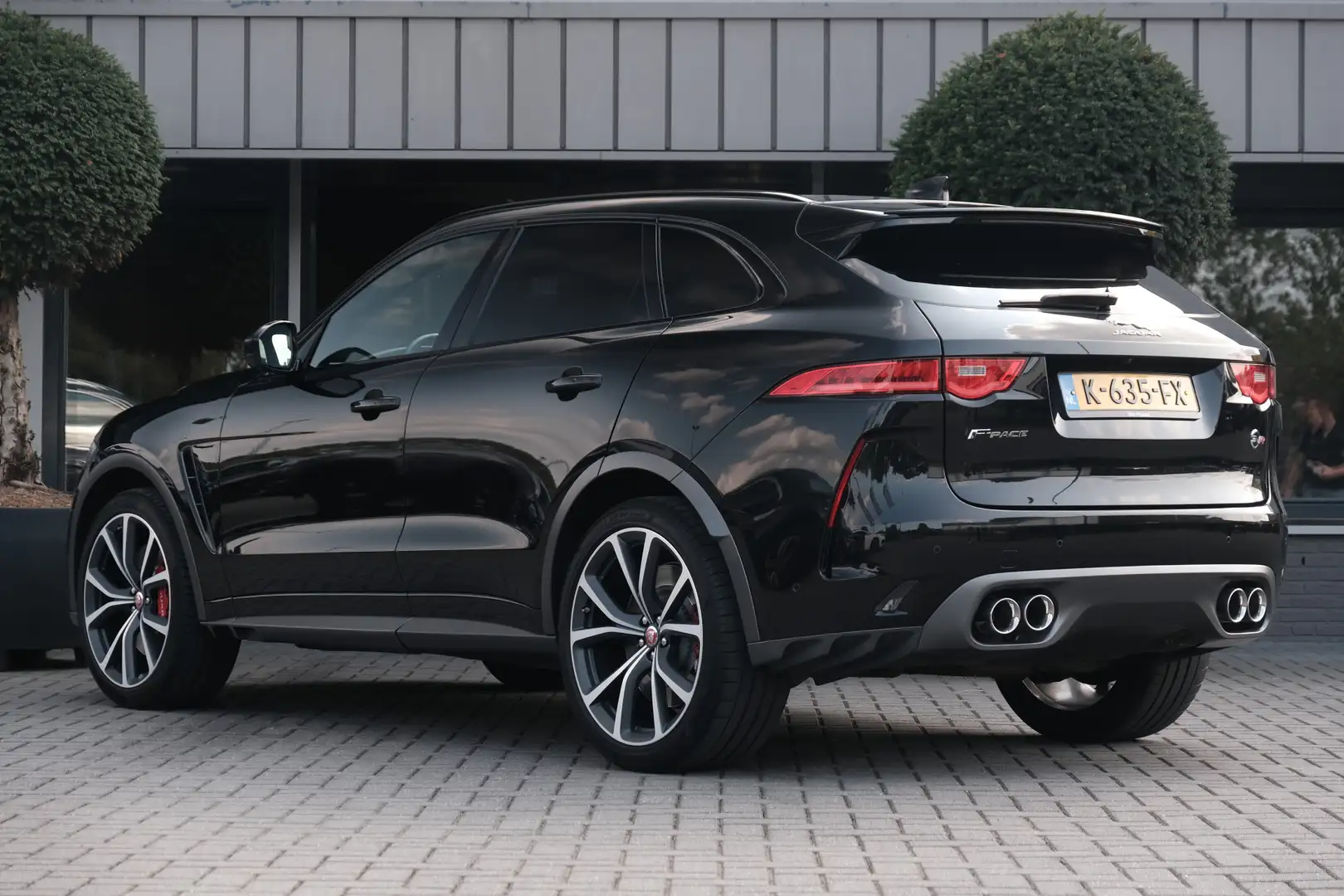 Jaguar F-Pace 5.0 V8 S/C AWD SVR Panodak Meridian Sfeerverlichti Noir - 2